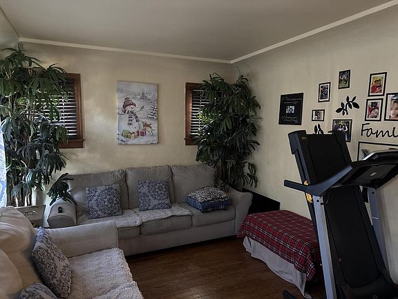 2nd image of 2431 Jerome BOULEVARD