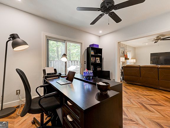 4th image of 2075 Clairmeade Valley Rd NE