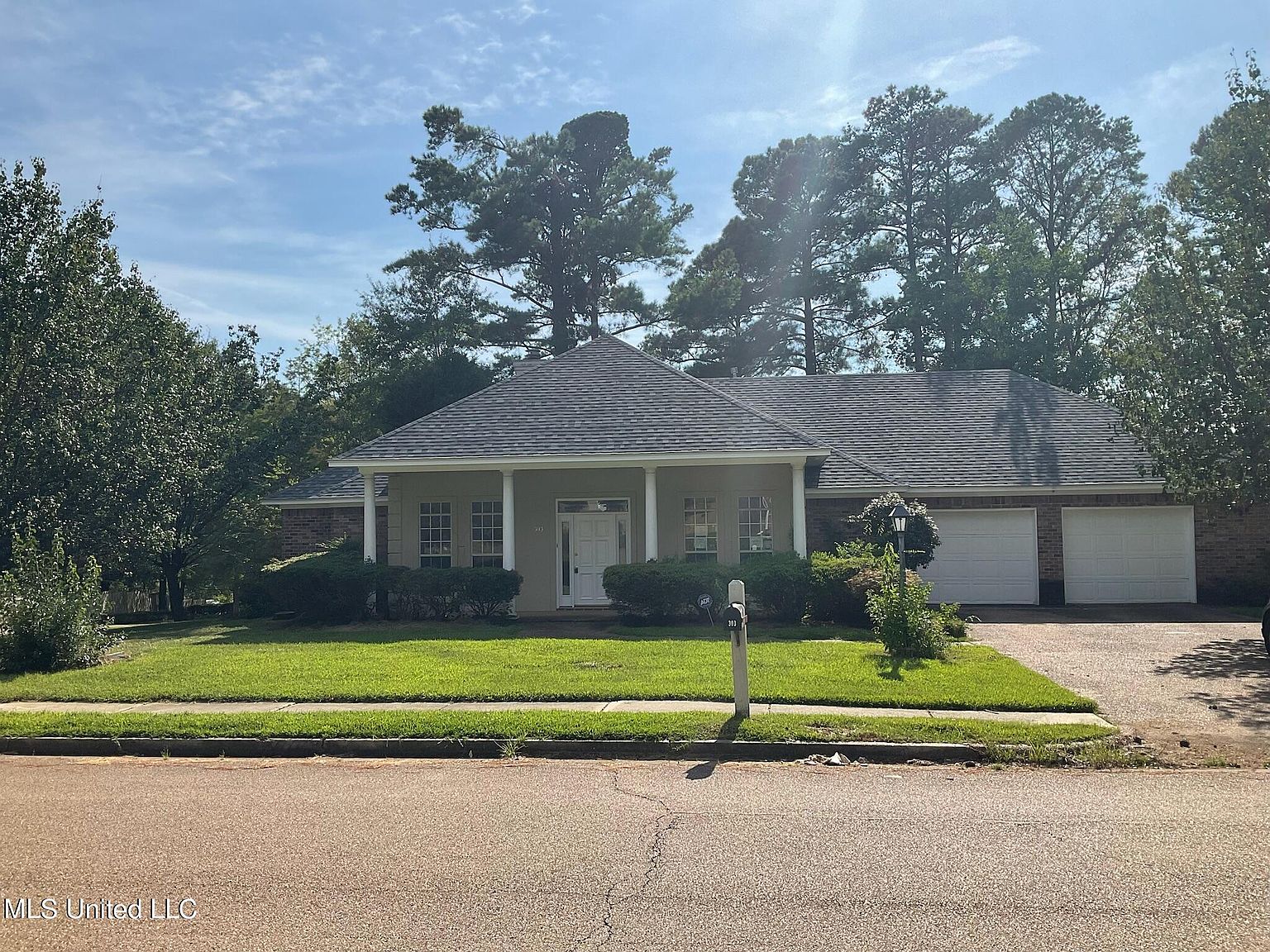 303 Pinewood Ln, Ridgeland, MS 39157 Zillow