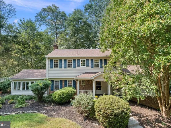 12421 Henderson Rd, Clifton, VA 20124