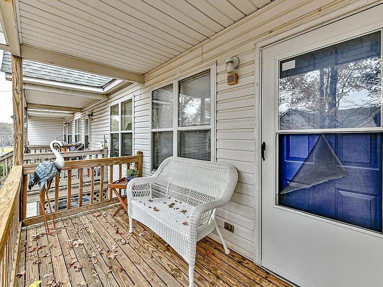 225 Hoskins Mill Ln — Photo 3