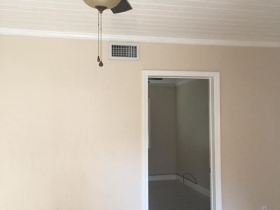 2nd image of 20 Los Angeles St #A