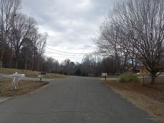 4th image of 156 Oakhill St