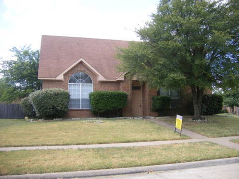 1st image of 1215 White Dr
