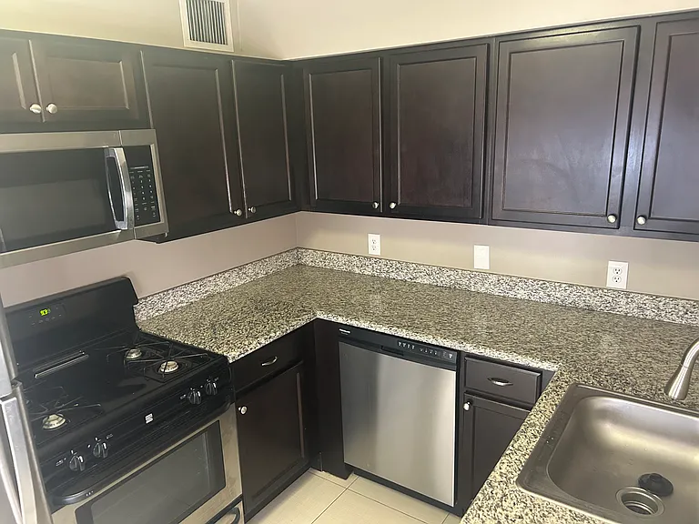 1123 E McLellan Blvd #3 — Photo 4