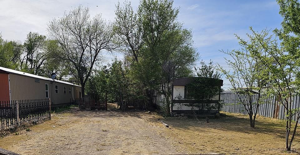 1st image of 407 N 1st St
