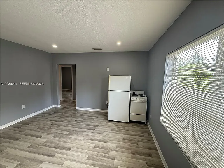 426 NE 77th Street Rd #4 — Photo 4