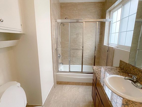 5th image of 226 N Crescent Dr