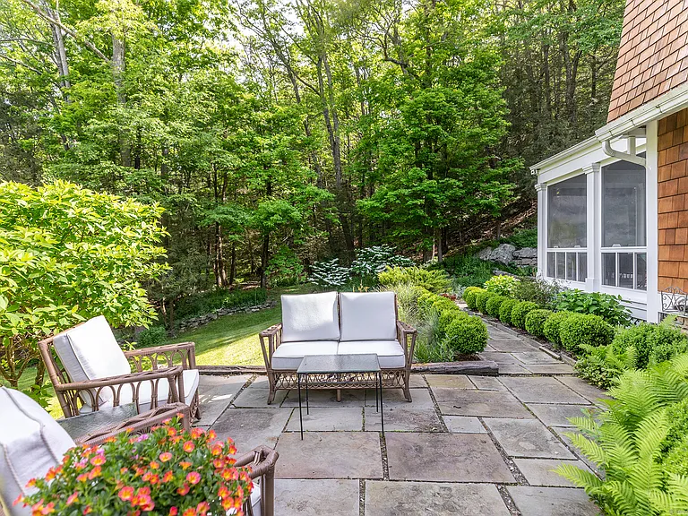 102 Westwoods Rd #1 — Photo 23
