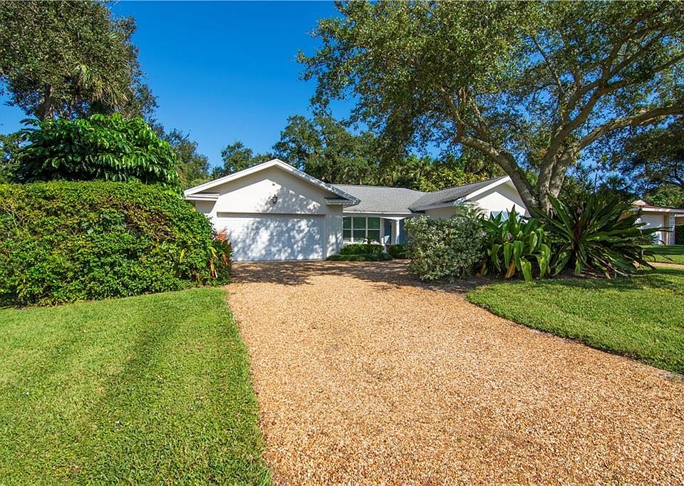 1st image of 611 Honeysuckle Ln