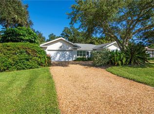 611 Honeysuckle Ln, Vero Beach, FL 32963