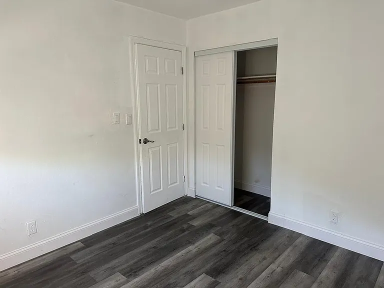 1060 SW 5th Ter — Photo 8