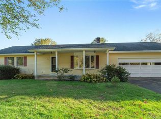 185 Library St, Groton, CT 06355