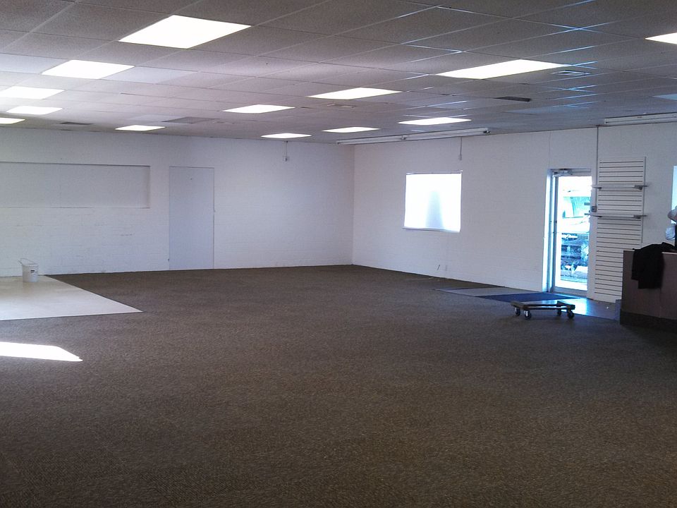 2nd image of 784 Walker Rd