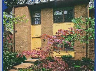 2001 Headlands Cir, Reston, VA 20191