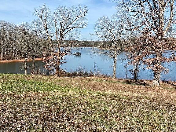 4th image of 1613 Lakewood Ln #1