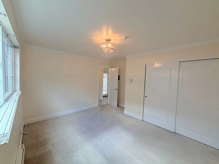 92 Hendley St — Photo 7