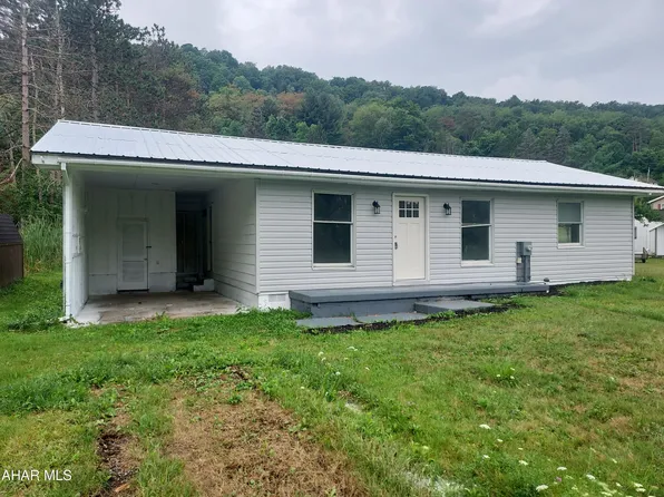 1402 Martin Ave, Ave, PA 15714