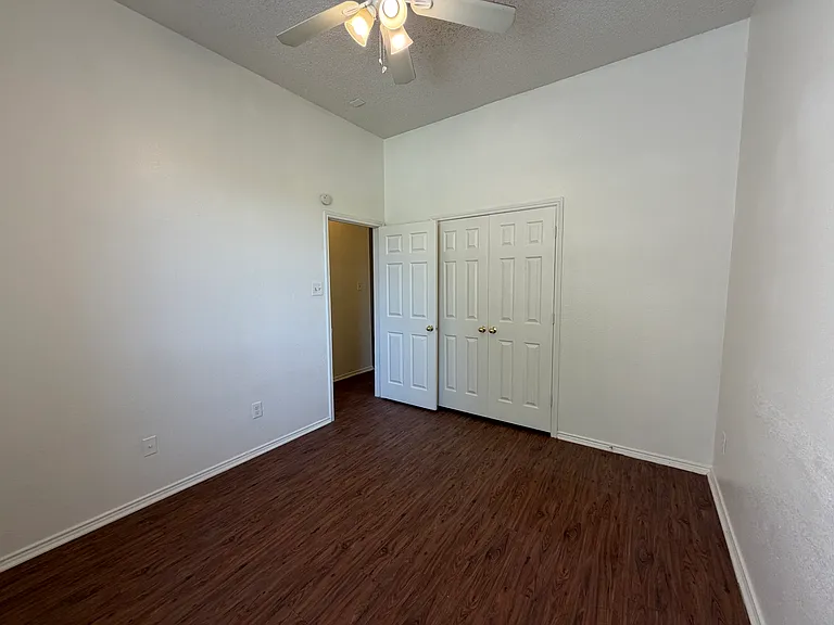 917 Dawson St — Photo 6