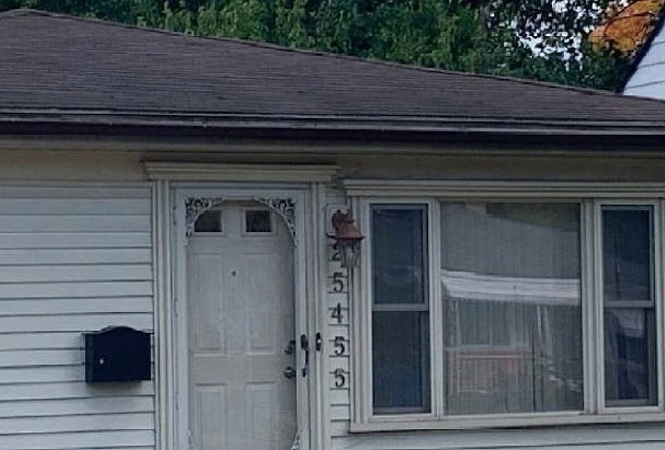 2nd image of 25455 Hanover St