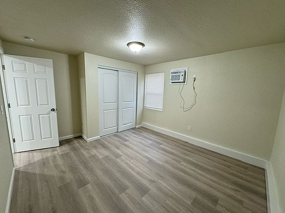 4th image of 405 Whyte Ave #3