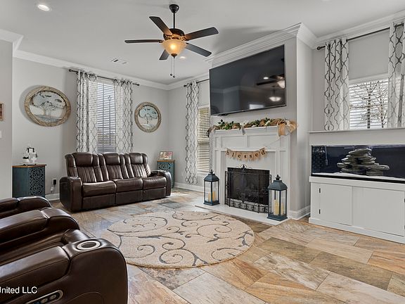 5th image of 24601 Knollwood Dr