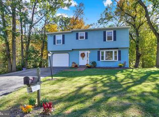 80 White Oak Ln, Etters, PA