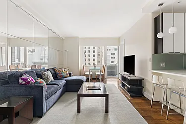 Sold by New York Casas Ltd.