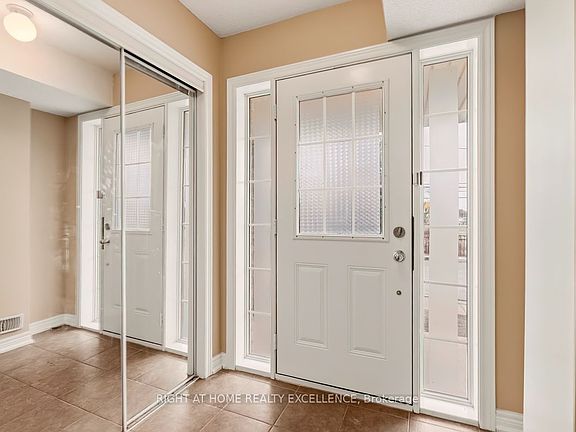 3rd image of 33 October Pl