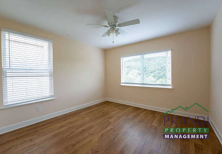 109A Live Oak Ave — Photo 8