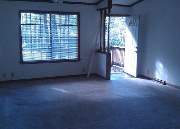 5th image of 2424 Jolene Ln