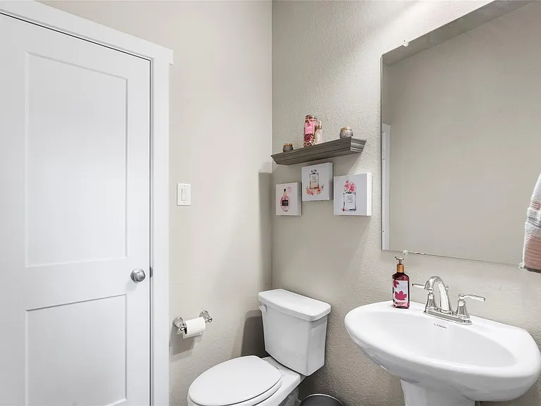 112 Sugar Peak Ct — Photo 13