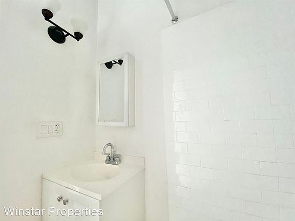 4th image of 1416 W Olympic Blvd #11642565