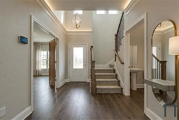 4 bed, 2054 sqft, $2,399 — Photo 4