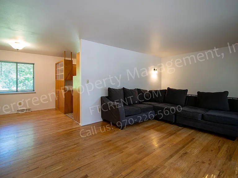 1117 Fairview Dr — Photo 3