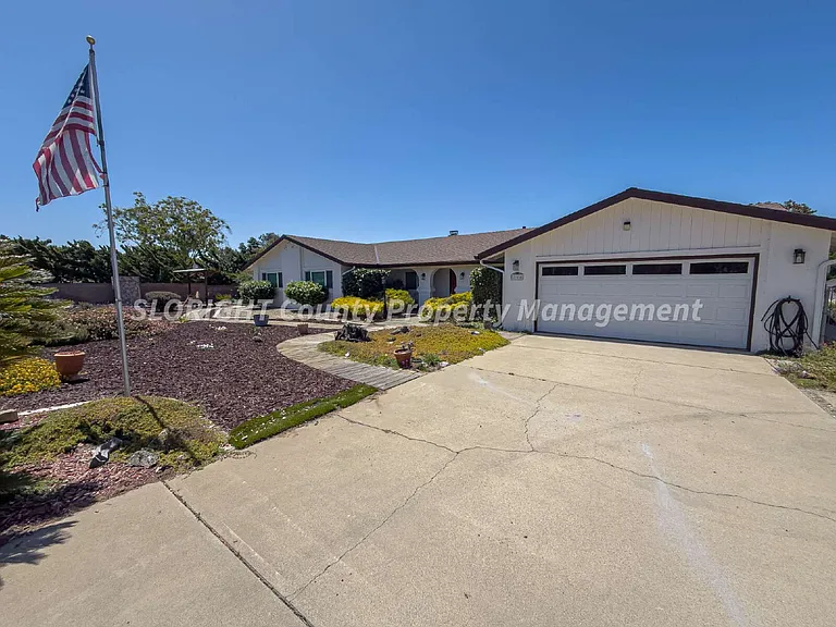204 Ruby Ln — Photo 2