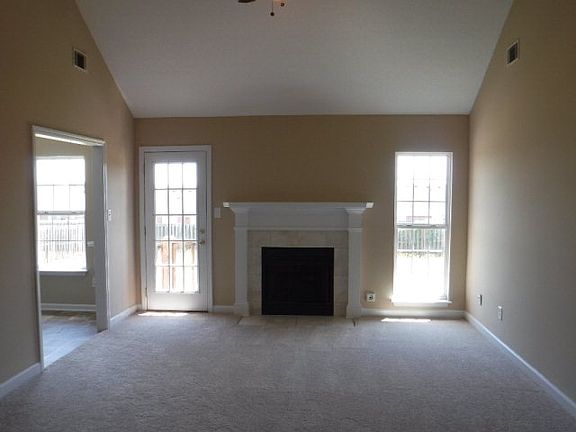 3rd image of 3726 Bansbury Pl