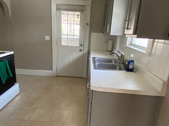4th image of 1206 E 22nd Ave