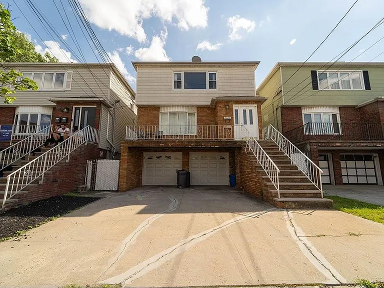 44 E 52nd St #2 — Photo 1