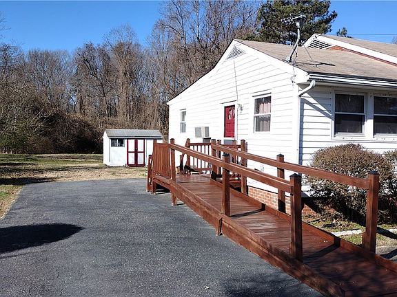 2nd image of 3605 Ferndale Cir