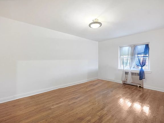 5th image of 3333 Pearsall Ave #C
