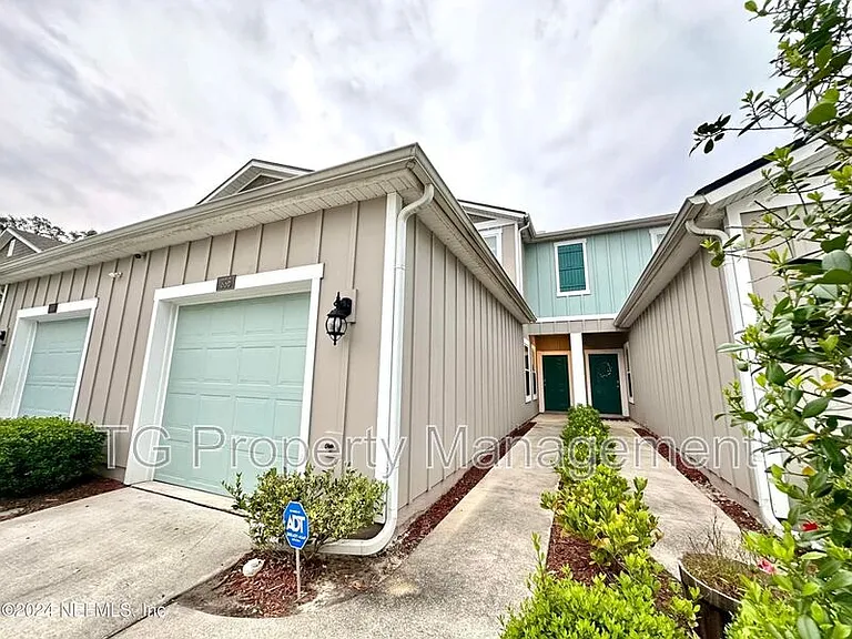 336 Aralia Ln — Photo 1