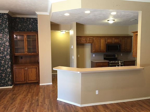 5th image of 1220 SW 118th Pl