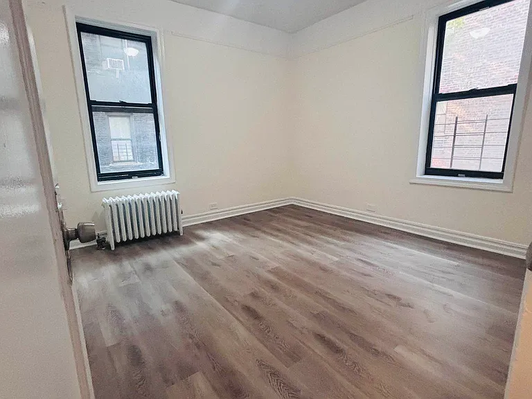 209 Bennett Ave #3B — Photo 9