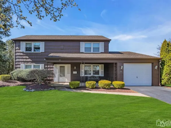 14 Ivanhoe Ln, Aberdeen, NJ 07747