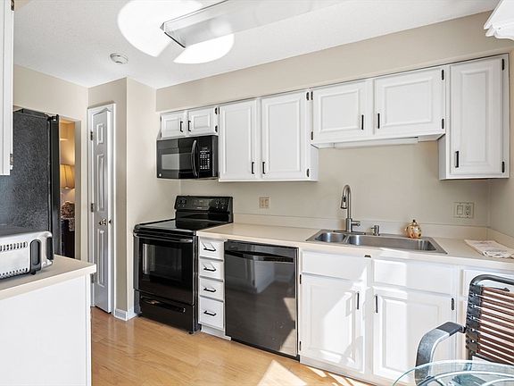 2nd image of 4603 Deerfield Cir #4603