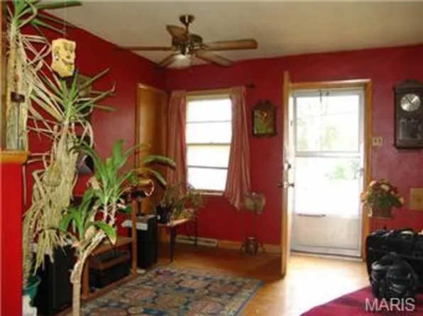 8932 North Ave, Saint Louis, MO 63114