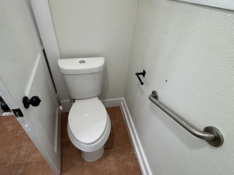 878 Granville Dr — Photo 4