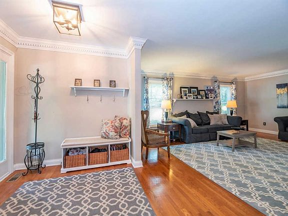 3rd image of 1012 Doe Meadow Ct