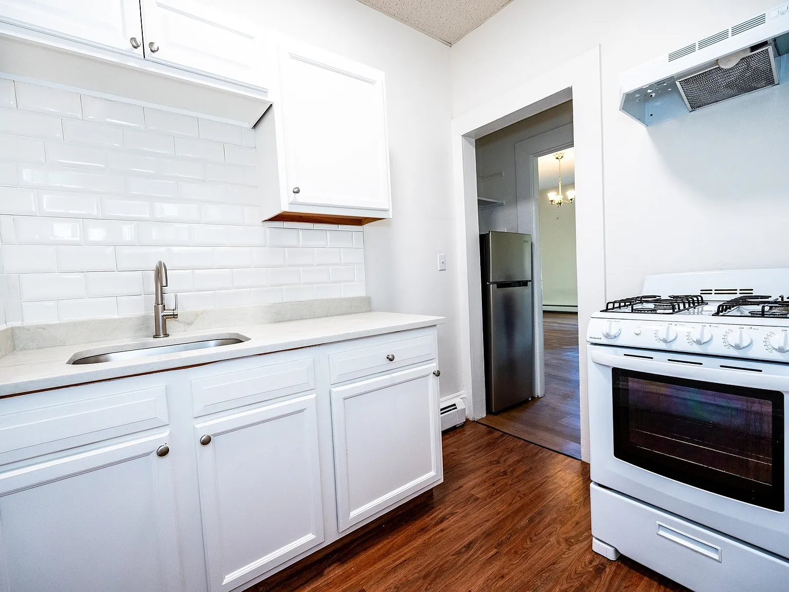 1 bed, 1.0 bath, 400 sqft, $2,350 — Photo 2